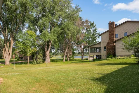 2878 Meadowlark Lane Maplewood MN 55109