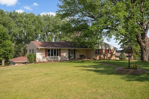 2878 Meadowlark Lane Maplewood MN 55109