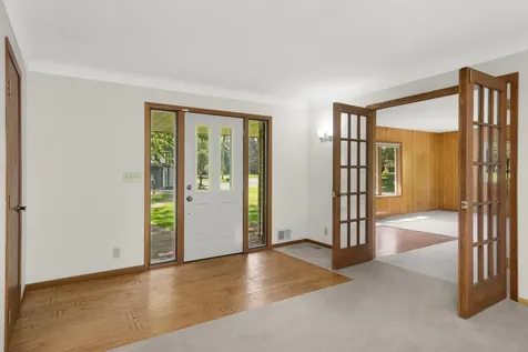 2878 Meadowlark Lane Maplewood MN 55109