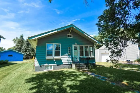 303 E Prairie Avenue Warren MN 56762