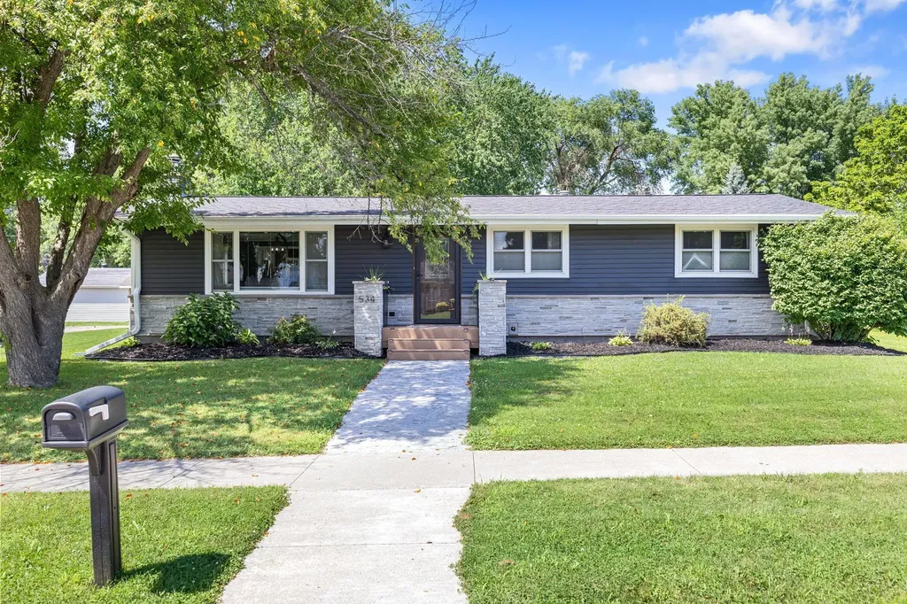 534 S 3rd Street La Crescent MN 55947