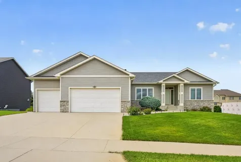 3413 Stonehedge Drive NE Rochester MN 55906