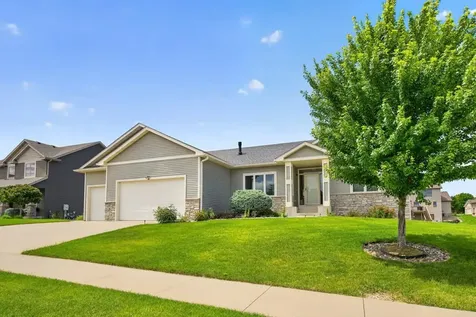 3413 Stonehedge Drive NE Rochester MN 55906