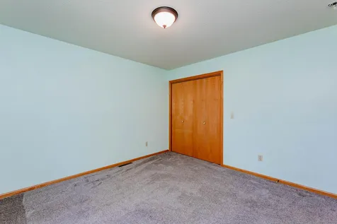 1105 Broadway Street Lisbon ND 58054