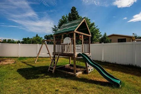 1105 Broadway Street Lisbon ND 58054
