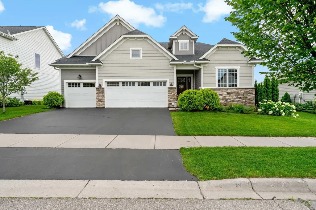 1209 Inspiration Parkway N Bayport MN 55003
