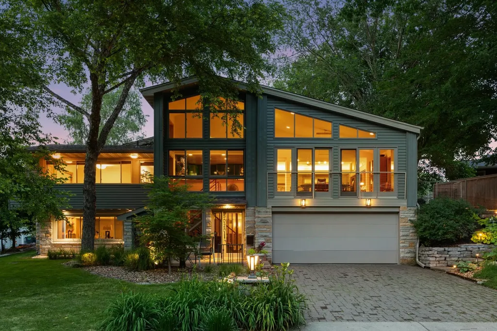5020 Colonial Drive Golden Valley MN 55416