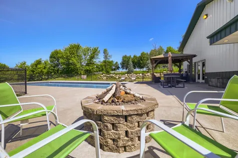 9815 Pioneer Trail Loretto MN 55357