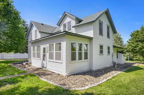 9815 Pioneer Trail Loretto MN 55357