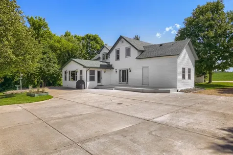 9815 Pioneer Trail Loretto MN 55357