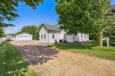 9815 Pioneer Trail Loretto MN 55357