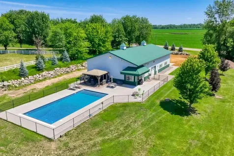 9815 Pioneer Trail Loretto MN 55357