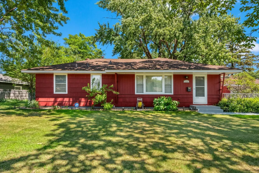 6932 Kentucky Avenue N Brooklyn Park MN 55428