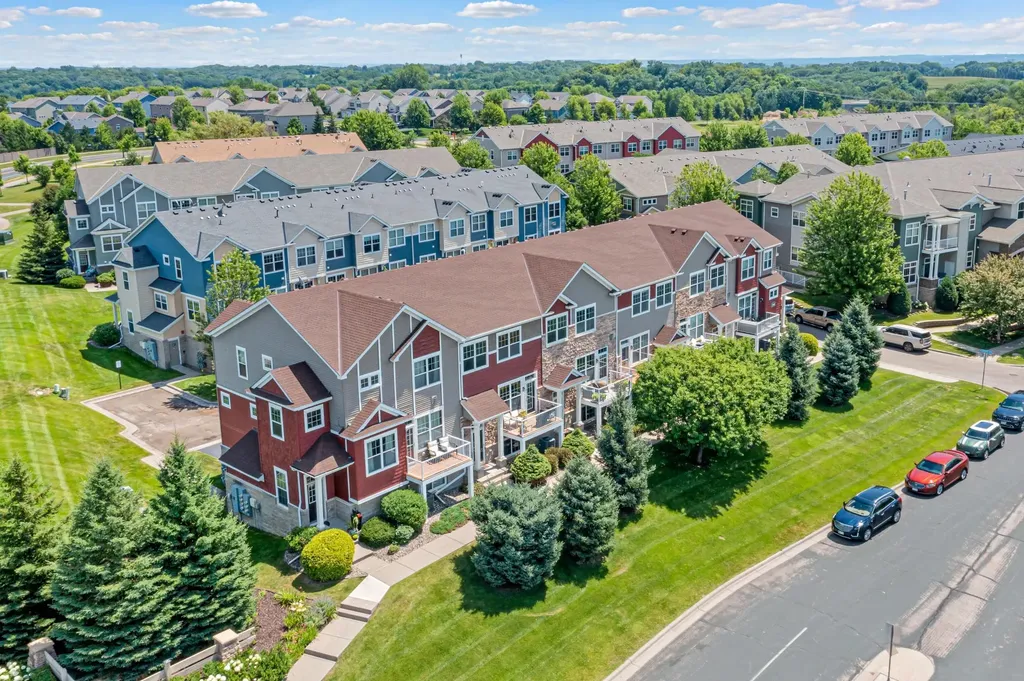 1862 Colonial Lane Chanhassen MN 55317