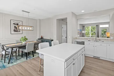 1862 Colonial Lane Chanhassen MN 55317