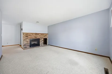 3245 17th Avenue S Fargo ND 58103