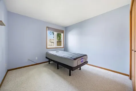 3245 17th Avenue S Fargo ND 58103