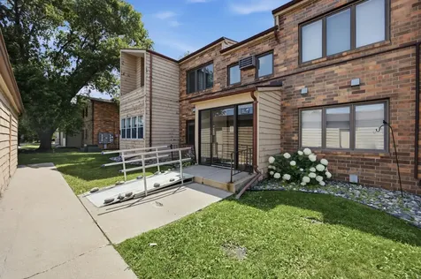 3245 17th Avenue S Fargo ND 58103