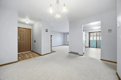 3245 17th Avenue S Fargo ND 58103