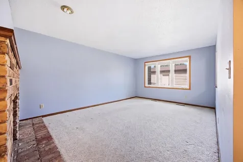 3245 17th Avenue S Fargo ND 58103