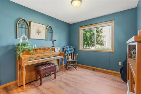 2813 88th Avenue NE Blaine MN 55449