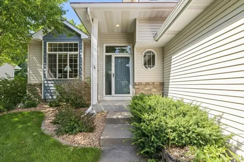 2813 88th Avenue NE Blaine MN 55449
