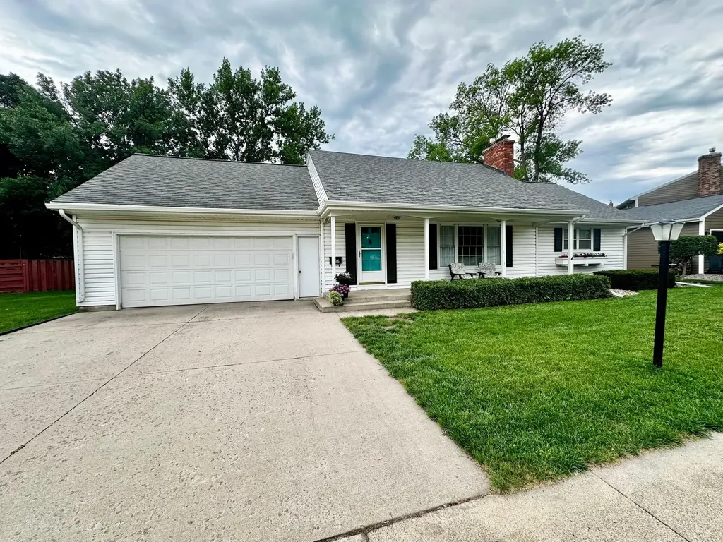 506 E Lyon Street Marshall MN 56258