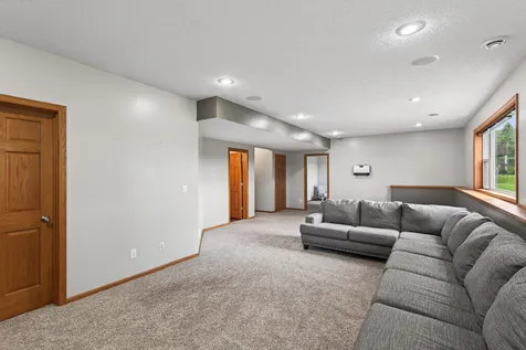 604 Evergreen Avenue SE New Prague MN 56071