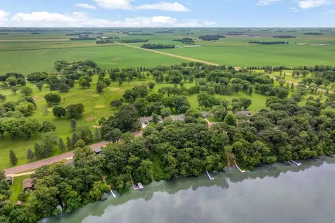 358 E Amber Lake Drive Fairmont MN 56031