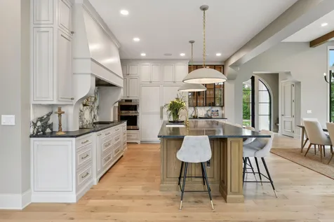 5404 Stauder Circle Edina MN 55436