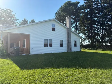 241 3 3/4 Street Clayton WI 54004