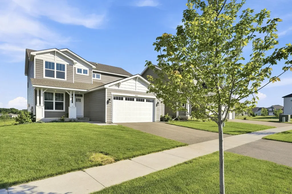 8807 Periwinkle Boulevard Woodbury MN 55129