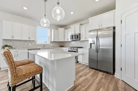 8807 Periwinkle Boulevard Woodbury MN 55129