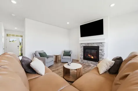 8807 Periwinkle Boulevard Woodbury MN 55129