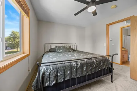 7502 Large Avenue NE Albertville MN 55301