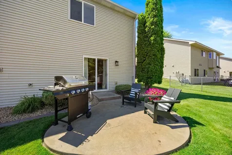7502 Large Avenue NE Albertville MN 55301