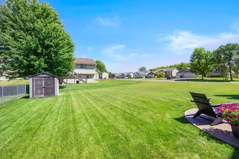 7502 Large Avenue NE Albertville MN 55301