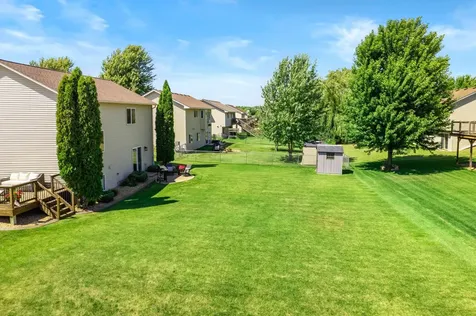 7502 Large Avenue NE Albertville MN 55301
