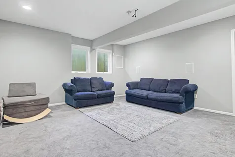 4640 Nine Mile Creek Parkway Bloomington MN 55437