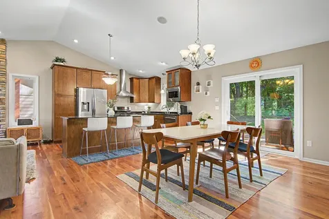 4640 Nine Mile Creek Parkway Bloomington MN 55437