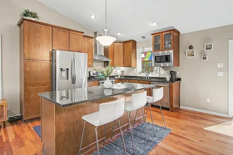 4640 Nine Mile Creek Parkway Bloomington MN 55437