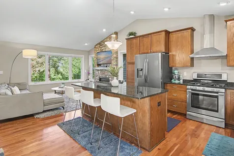4640 Nine Mile Creek Parkway Bloomington MN 55437
