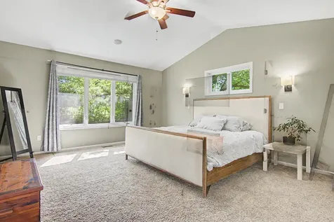 4640 Nine Mile Creek Parkway Bloomington MN 55437