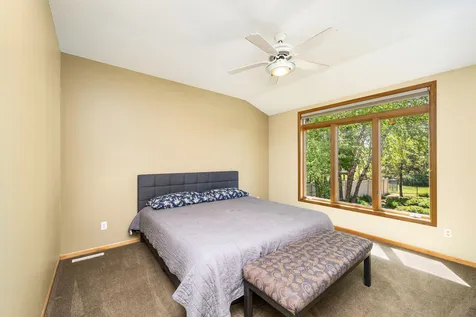 245 Luisa Court Chaska MN 55318