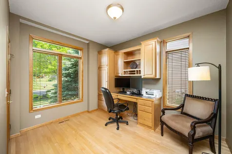 245 Luisa Court Chaska MN 55318