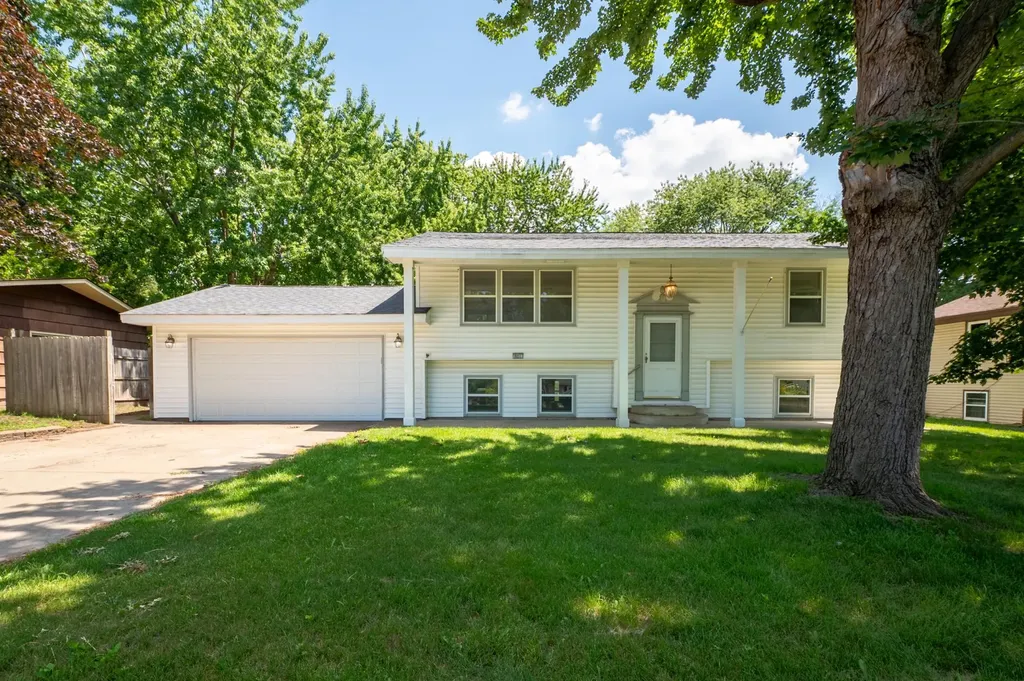 8031 Jefferson Street NE Spring Lake Park MN 55432