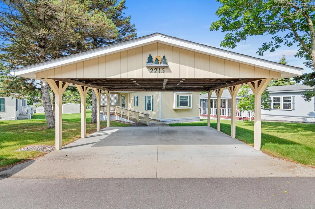 2215 Sugar Pine Drive Cambridge MN 55008