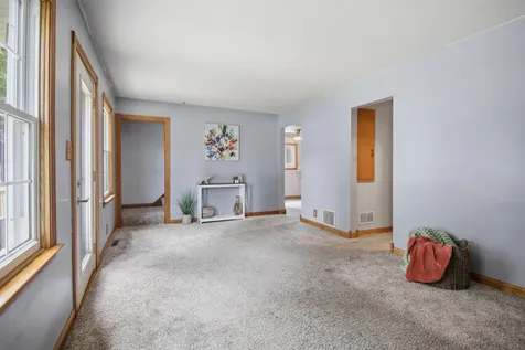 904 14th Avenue SE Austin MN 55912