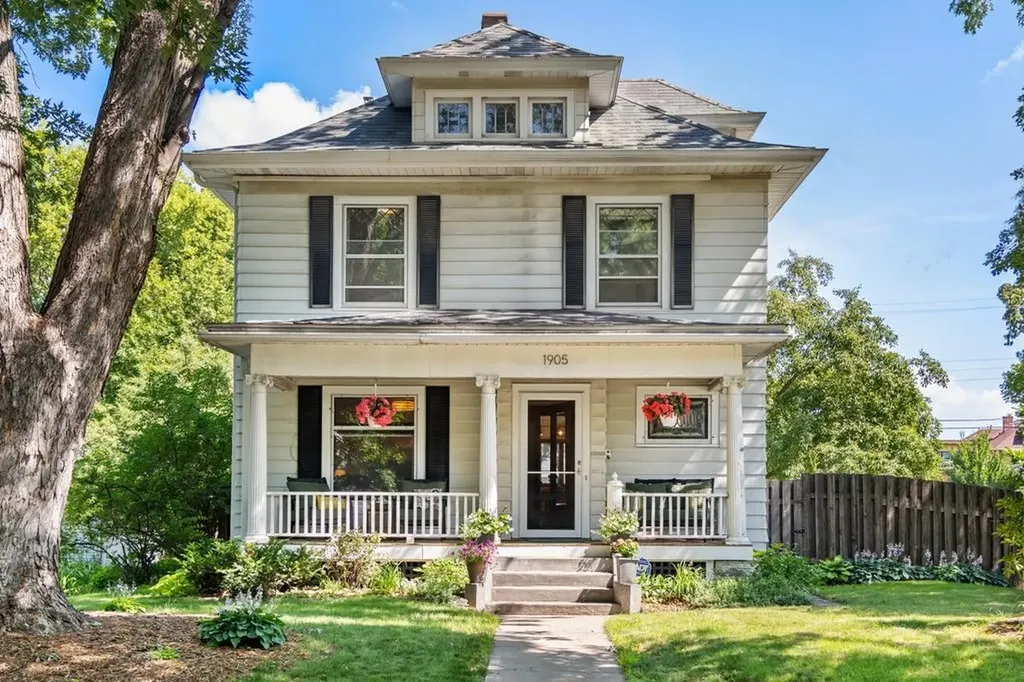 1905 Laurel Avenue Saint Paul MN 55104