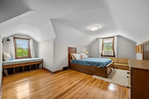 102 14th Avenue N Hopkins MN 55343